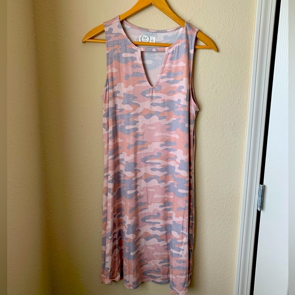 Maurice’s camo keyhole shift dress🪴 - Picture 3 of 12